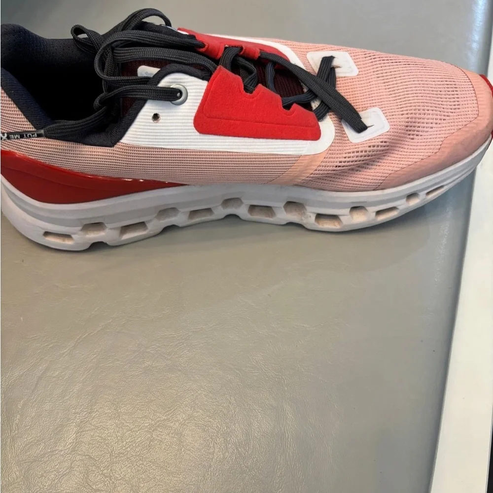 On Running Sneakers in Pink and Red - Picture 3 of 5